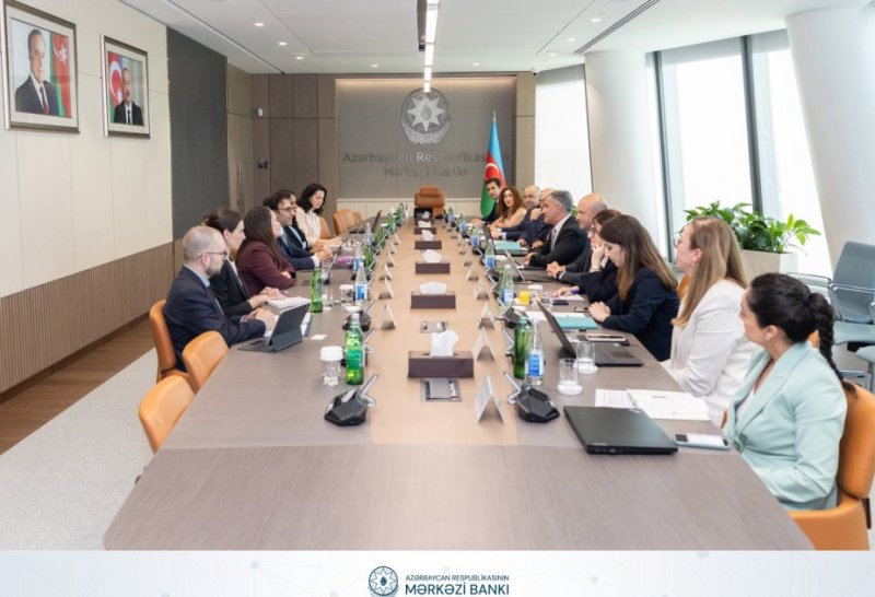 Azerbaijan, US discuss global economy trends
