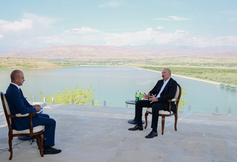   Prezident İlham Əliyev Naxçıvanda Azərbaycan Televiziyasına müsahibə verib  