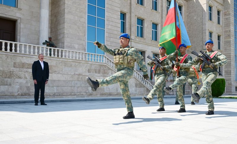 2026/08/3-1786473540.jpg + Prezident Naxçıvanda yeni komando hərbi hissələrinə Döyüş bayraqlarının verilməsi mərasimində iştirak edib News about - Prezident Naxçıvanda yeni komando hərbi hissələrinə Döyüş bayraqlarının verilməsi mərasimində iştirak edib