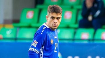 Moldova millisinin futbolçusu Viktor Stina 