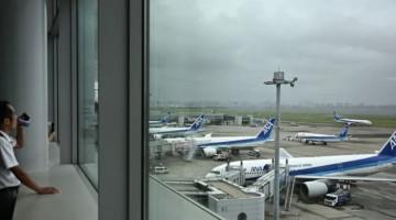 Yaponiyanın hava limanlarında qasırğa səbəbindən yüzlərlə aviareys ləğv edilib
