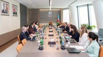 Azerbaijan, US discuss global economy trends