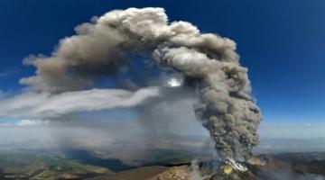 Etna vulkanının püskürməsi Siciliyada minlərlə turistin səfərini pozub