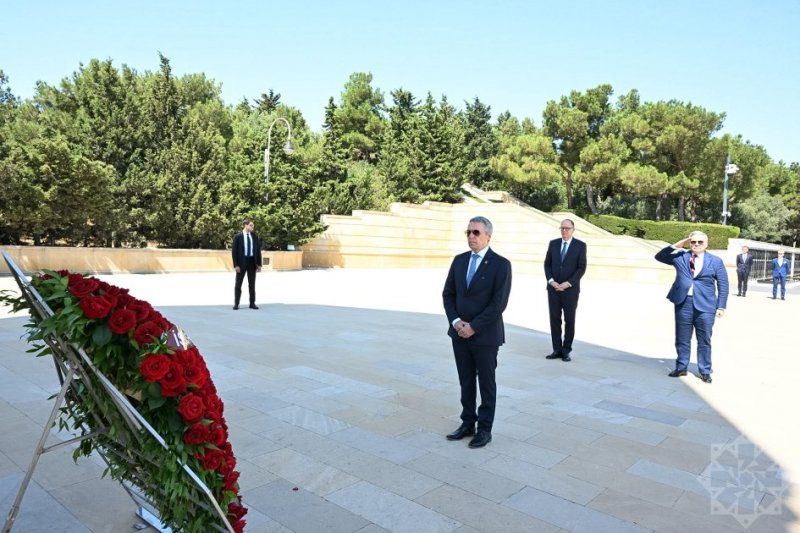 News about - İsveçrənin Federal Xarici İşlər Departamentinin rəhbəri Bakıda şəhidlərin xatirəsini anıb