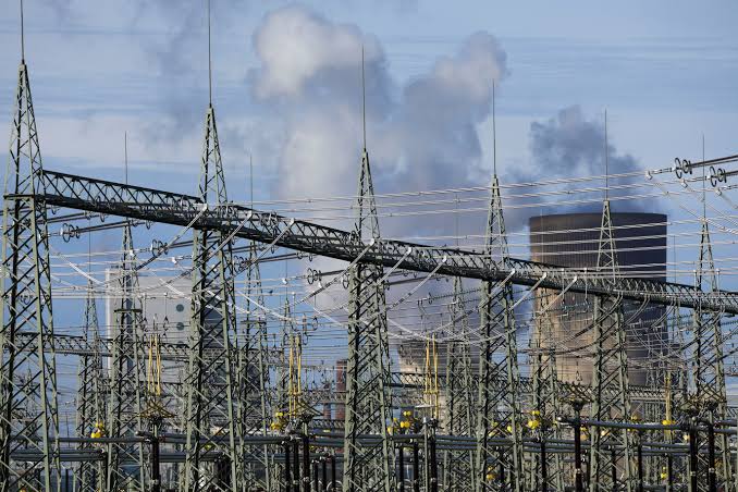 Almaniyada elektrik xətləri yaxınlığında 20-dən çox partlayıcı qurğu aşkar edilib