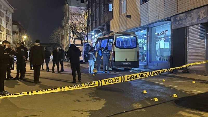 İstanbulda silahlı insident: 2 nəfər ölüb