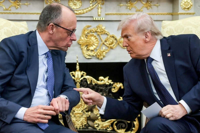 Fridrix Merts və Donald Tramp arasında telefon danışığı olub