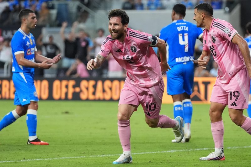 Messi hits 100-goal milestone as Inter Miami win Campeones Cup