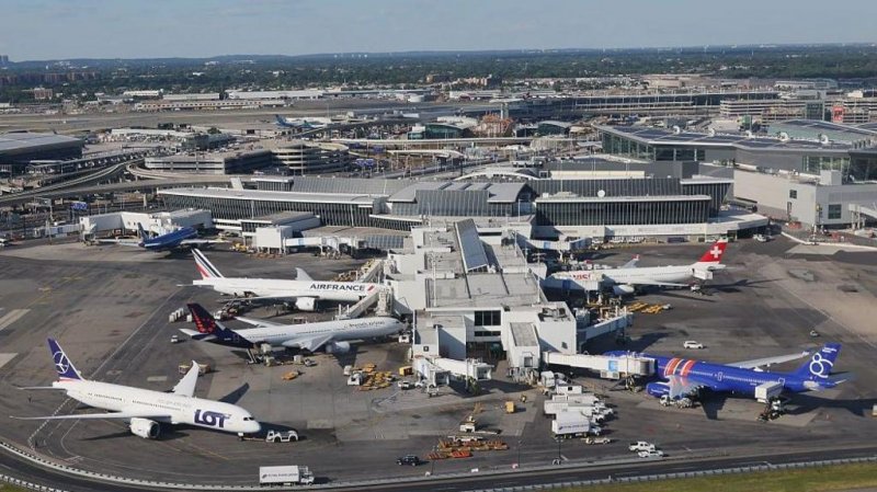 Flights canceled, delayed at US East Coast after technical fault