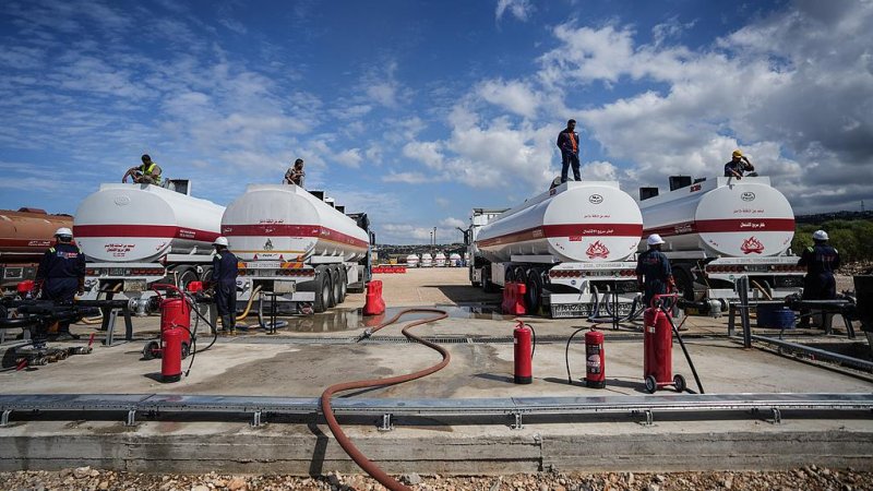 Syria starts gasoline transit to Iraq via Banias oil terminal