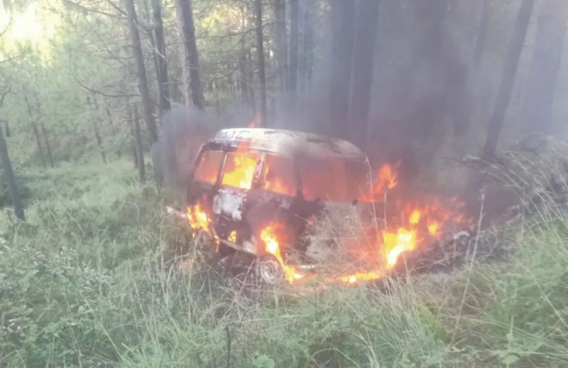 Pakistanda məktəb avtobusu qəzaya uğrayaraq yanıb, 11 uşaq yaralanıb