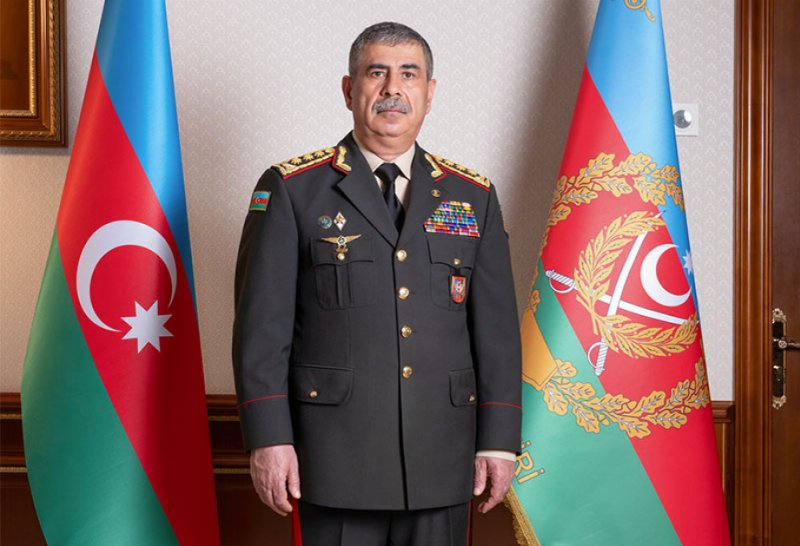 Müdafiə naziri: Sərgilər həm də yeni əməkdaşlıq imkanlarının müəyyənləşdirilməsinə xidmət edir