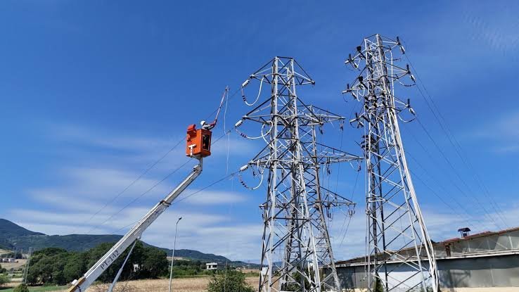 Türkiyə elektrik şəbəkələrinin inkişafına 28 milyard dollar investisiya yatıracaq