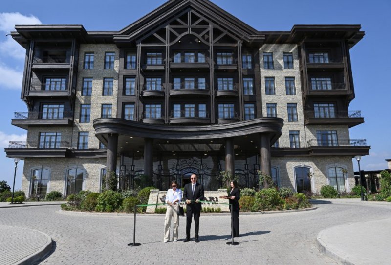 Prezident İlham Əliyev Şamaxıda “Meysari Grand Hotel & SPA” kompleksinin açılışında iştirak edib