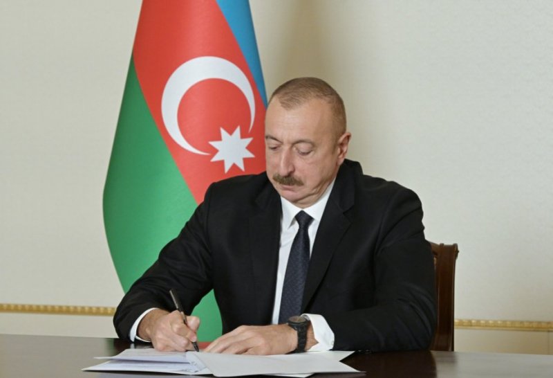 President Ilham Aliyev awards senior ranks, medals to Prosecutor’s Office employees