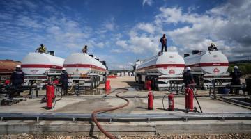 Syria starts gasoline transit to Iraq via Banias oil terminal