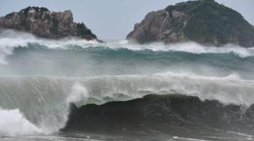 Mexico's Pacific coast braces for Hurricane Polo