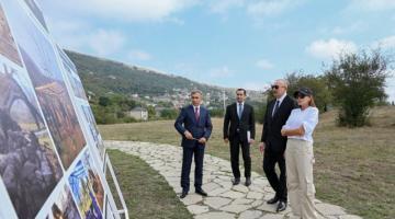 Prezident Şamaxıda Pir Ömər Sultan ziyarətgahında aparılan konservasiya işləri ilə tanış olub