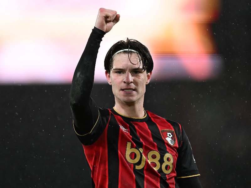 “Real” Aleks Skottun transferi ilə maraqlanır